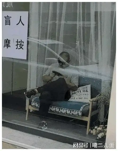 每次触碰都会惊起不一样的表情!小姐姐一套行