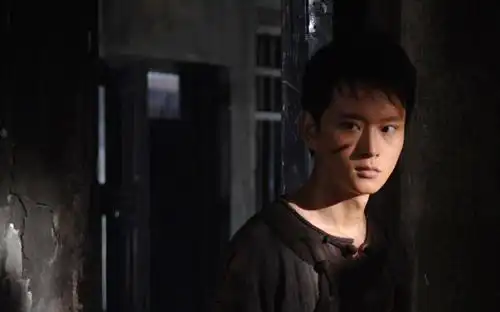 p>黄宥明,原名黄明,4月15日出生于湖北省咸宁市崇阳县,中国内地影视