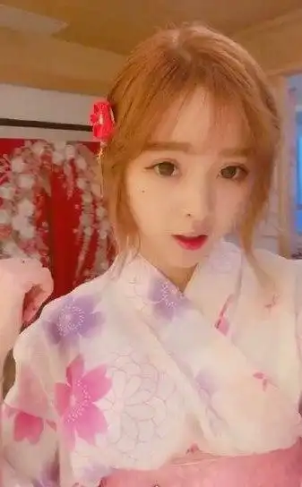 抖音彭十六素颜照卸了妆关了美颜就是一个路人