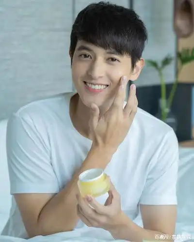 泰星mark为女友kim庆生去祈福,jamesj跟ann拍戏又担心又激动