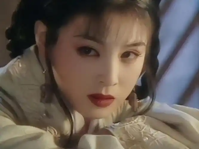 回顾演员赵明明刚出产房就被离婚单亲妈妈23年风光背后有眼泪