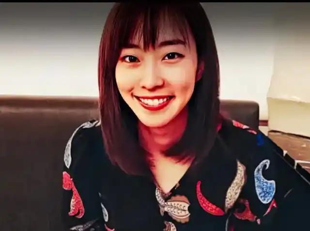 石川佳纯今日晒自拍,刘海很可爱!29岁日本女乒女神,还是那么美