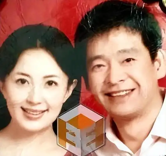 演员杨童舒34岁意外怀孕没有刻意隐婚老公只是个普通人