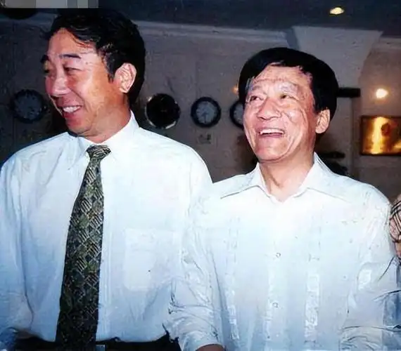 纪实:冯巩称侯耀文改变了他一生的命运,为何转头拜了马季为师?