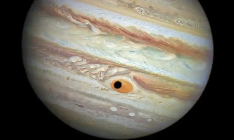 nasa发布木星"愤怒之眼"最新照片