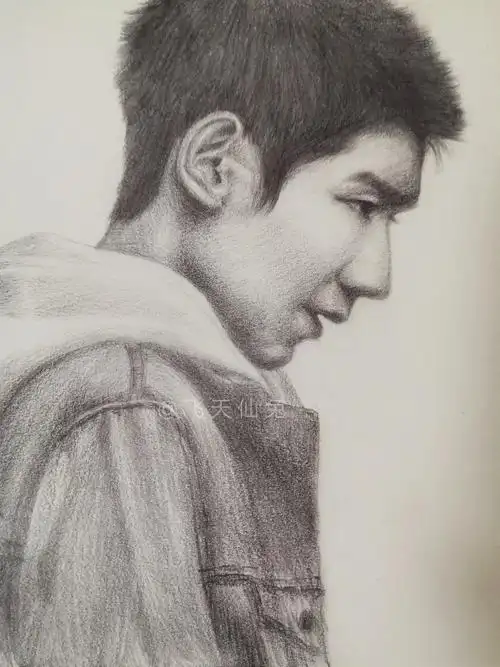 寸头最帅源(ˊˋ*)