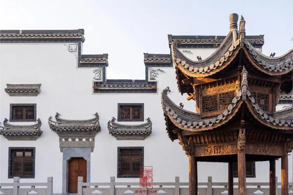 【古建筑之美——马头墙】 马头墙,是传统徽派建筑的重要组成部分