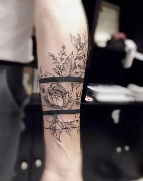 小臂 花 臂环纹身图片