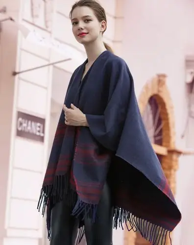 布塔 英伦风开叉大披肩