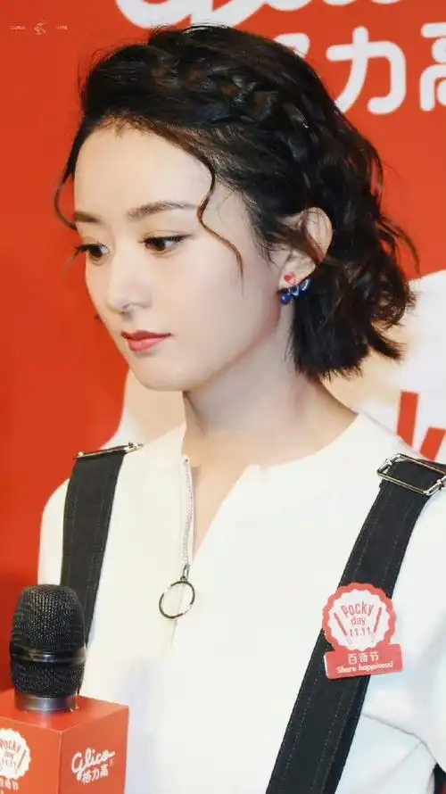 赵丽颖短发进组