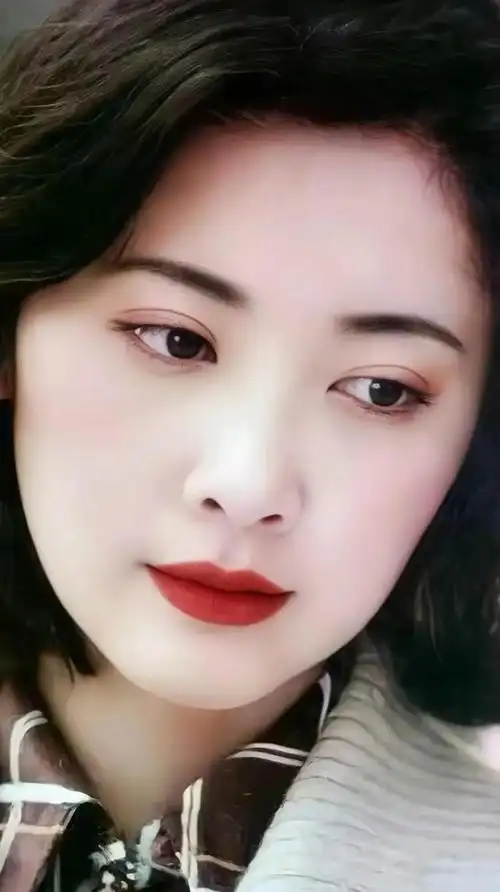 朱琳温婉大气优雅甜美气质迷人