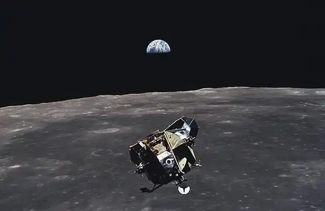 52年前美国阿波罗登月是骗局吗科学家发现新证据就在月球轨道