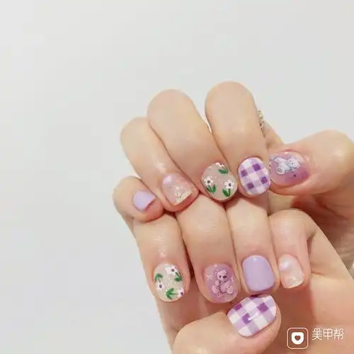 格纹可爱美甲图片