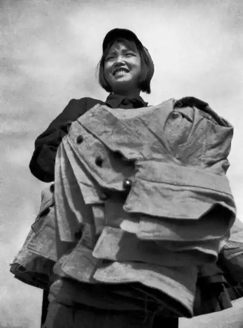 林彪为什么和"陕北一枝花"离婚?林利:他约孙维世游玩还叫上我