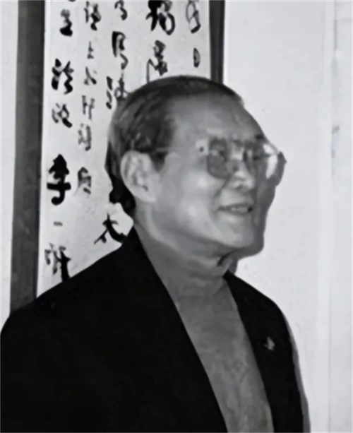 1949年熊向晖见到周总理这才得知胡宗南没有拆穿自己的原因