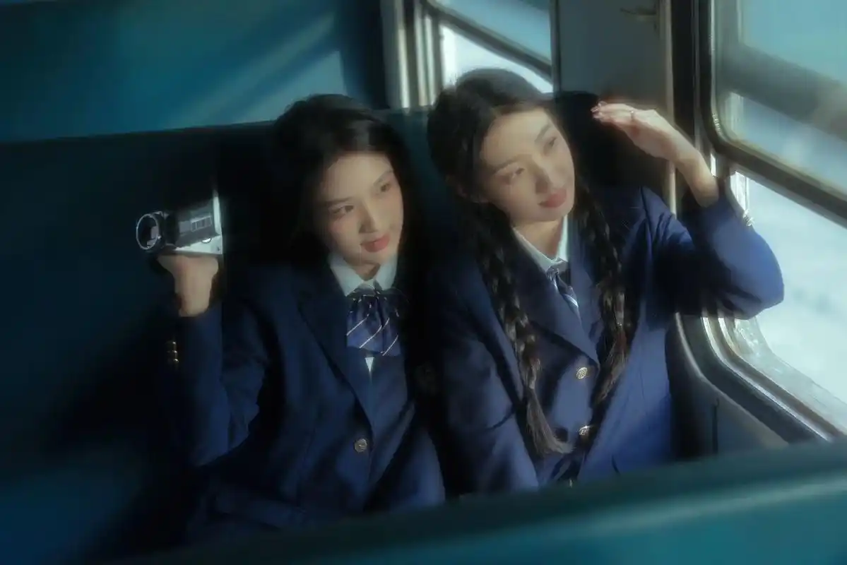 花与爱丽丝 #拍出电影感 #闺蜜 #开往春天的列车 #日系 - 抖音