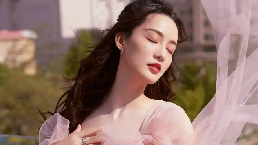 明星点评:刘诗诗,李现,李沁,熊梓淇,赵昭仪,五月天_周雨彤_公司