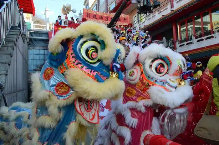 "欢乐春节——多彩湖南"舞狮巡游仁川中华街