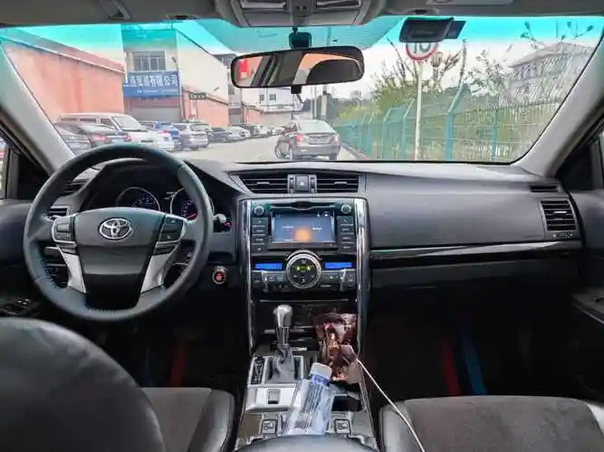 丰田 锐志  2013款 2.5v 尚锐导航版图片