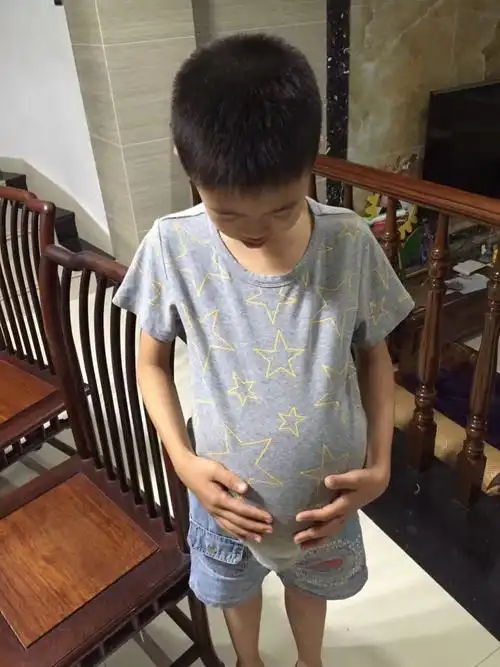 哥哥说要体验一下妈妈的大肚子