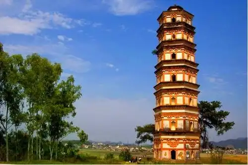 龙川县素有"岭南古城"之称,风景优美,有多个名胜古迹