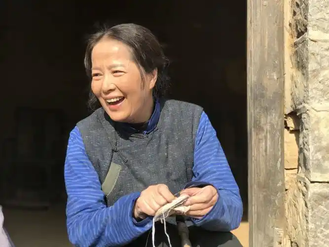 拍电影《人民 我的母亲》主演:刘文凤