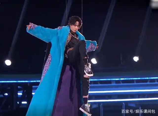 吊威亚腾空出场?王一博,果然是湖南卫视亲儿子!