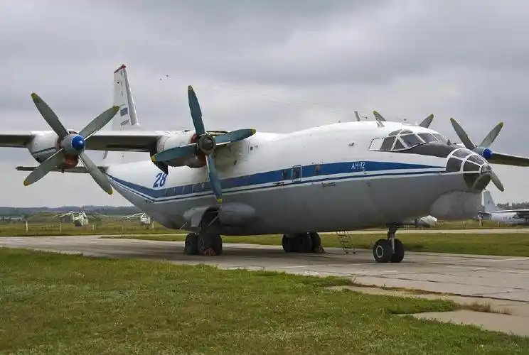 苏联安10系列客机以安8为基础而研发创下客运纪录