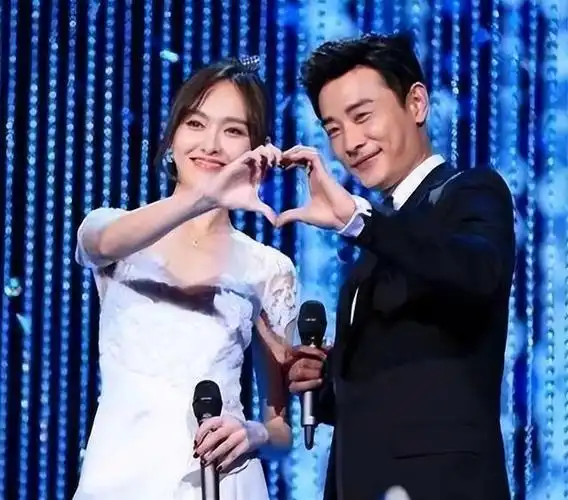 在星光璀璨的娱乐圈中,罗晋与唐嫣这对夫妻无疑是一道亮丽的风景