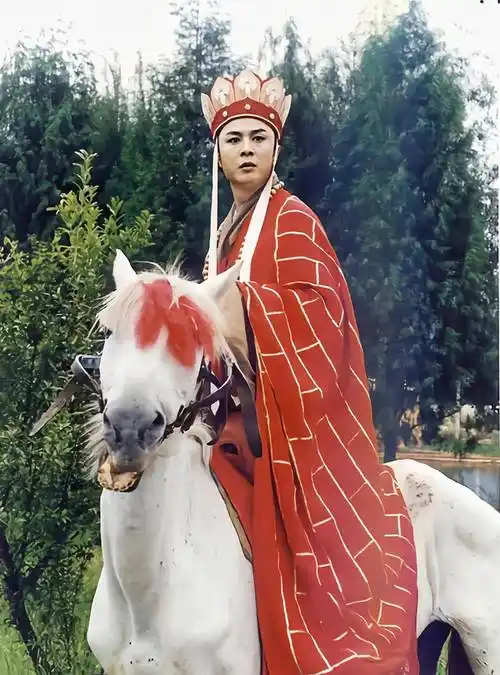 那年《西游记》刚刚开拍,第一位饰演者汪粤因为档期问题,仅仅拍了3集