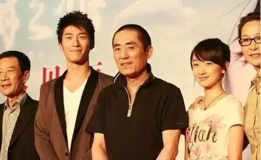 曾志伟一句我潜过她揭开了交际花周冬雨的糜烂情史