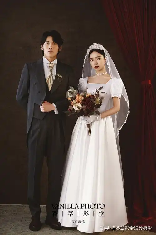 凸显高贵气质的宫廷风婚纱照