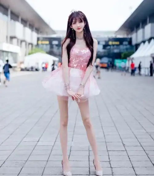 网红王羽杉 王阿姨长腿美照太吸睛 粉丝欲购买独家