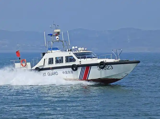 山东烟台海警快艇巡逻长岛海域
