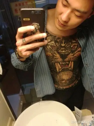 你有什么纹身你后悔吗