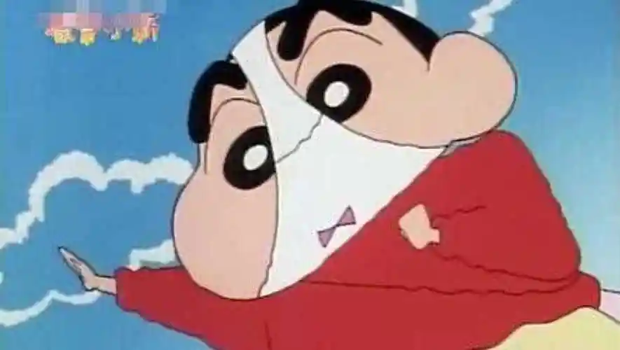 蜡笔小新小新偷拿美冴的内裤把自己扮成假面超人