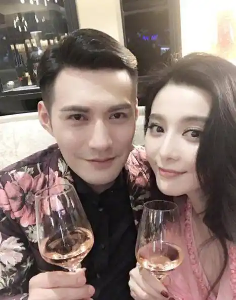 范冰冰严屹宽形同陌路,同场看秀,即使靠肩,也不会再说一句话_手机搜狐