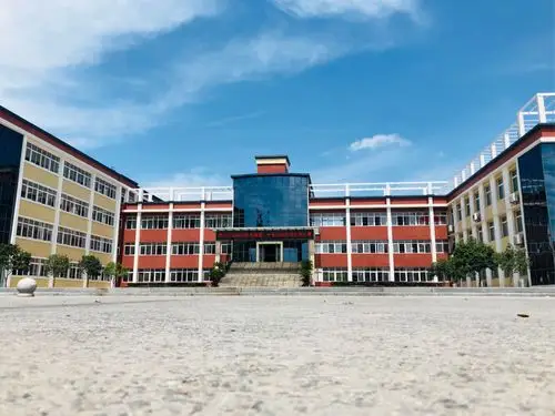 没错,你的答案就是沙市七中