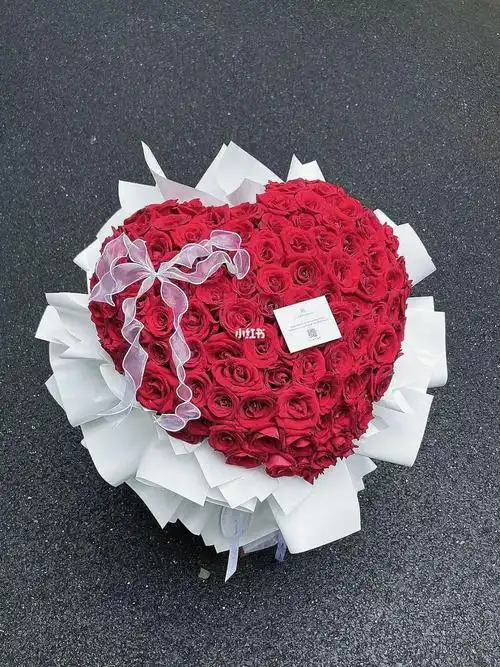 99朵玫瑰花束订婚花束