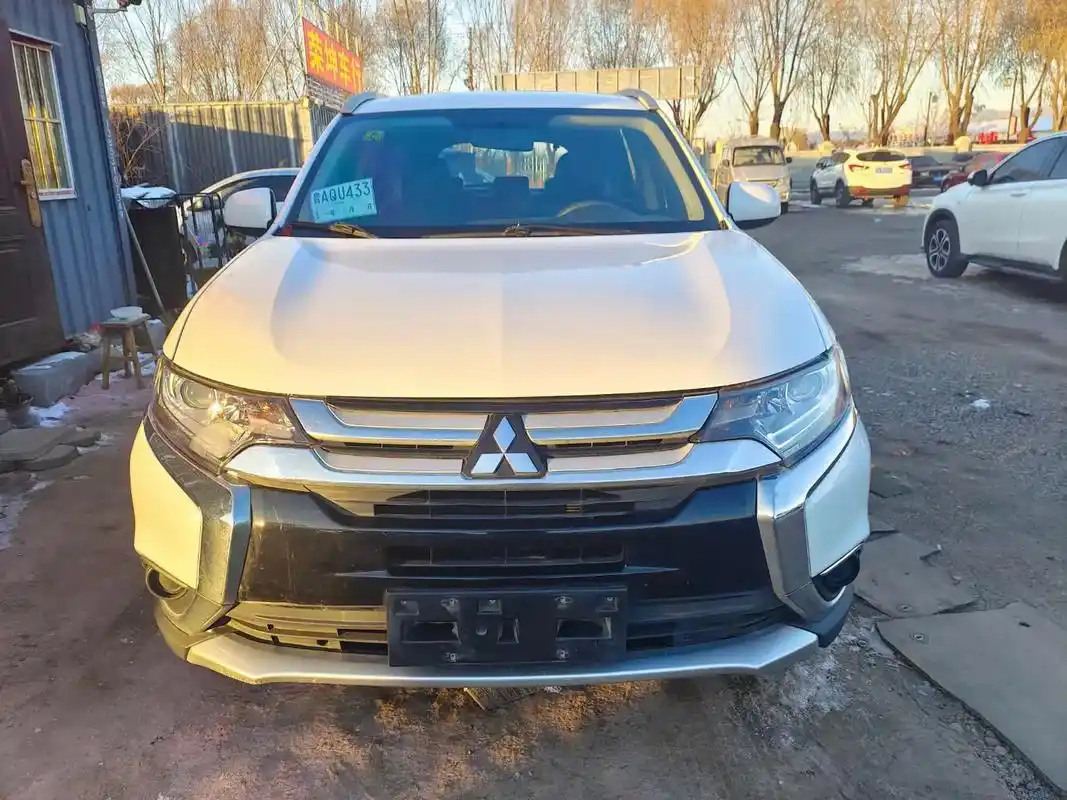 新到17年自动挡三菱欧蓝德.新到17年3月三菱欧蓝德自动挡2 - 抖音