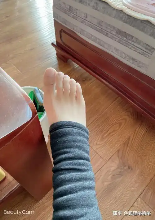 女生觉得男生喜欢脚正常吗? - 知乎