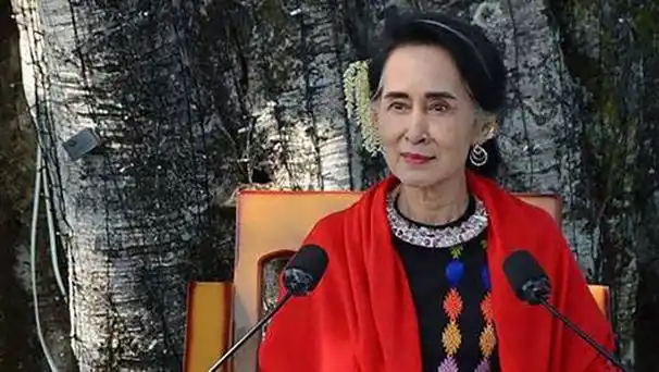 昂山素季被软禁6年获自由英国丈夫却患癌长逝暴乱起人心失