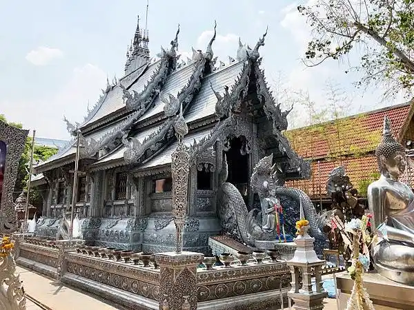 银庙素攀寺泰北清迈一座用银打造的华丽寺庙