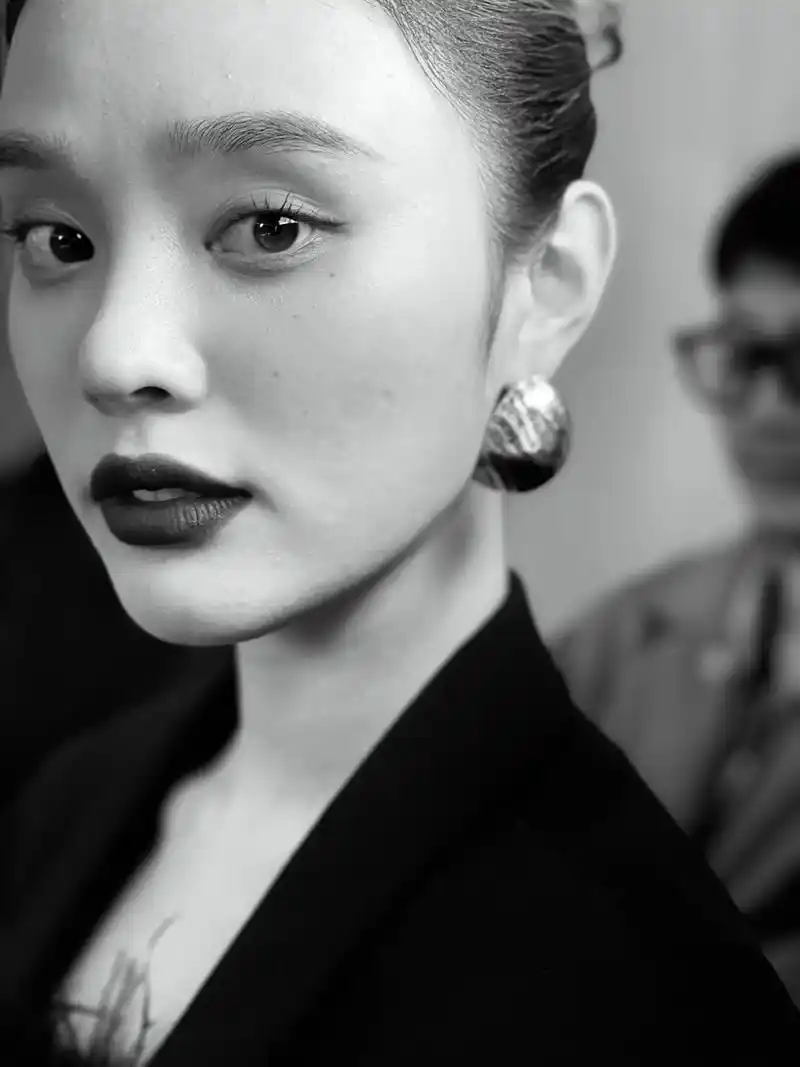 黑白系 #美出高级感 一组黑白照片 ##杂志风 - 抖音