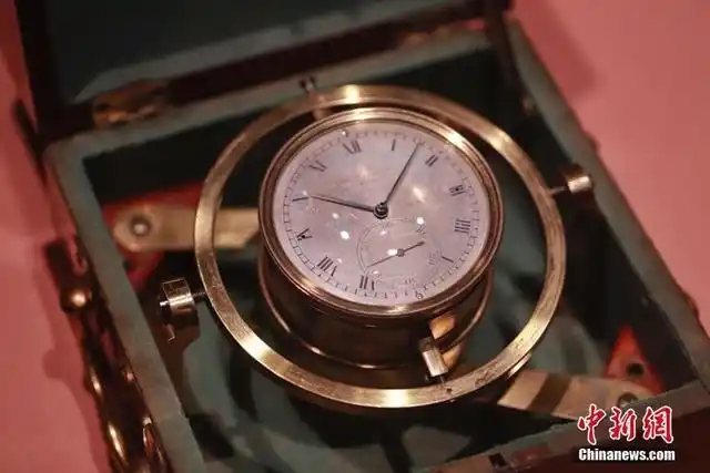 图为希伯来星盘,它是一件用来导航,数学计算,占星和显示时间的科学