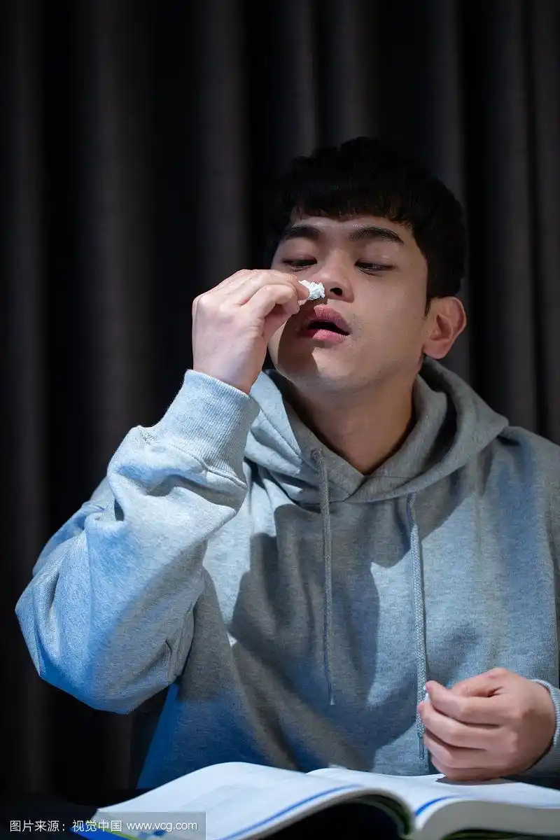 男,青年,学习,求职,流鼻血