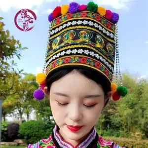 精品绣花哈尼族女帽 云南黑色刺绣毛球头饰手工民族帽 服装配饰品