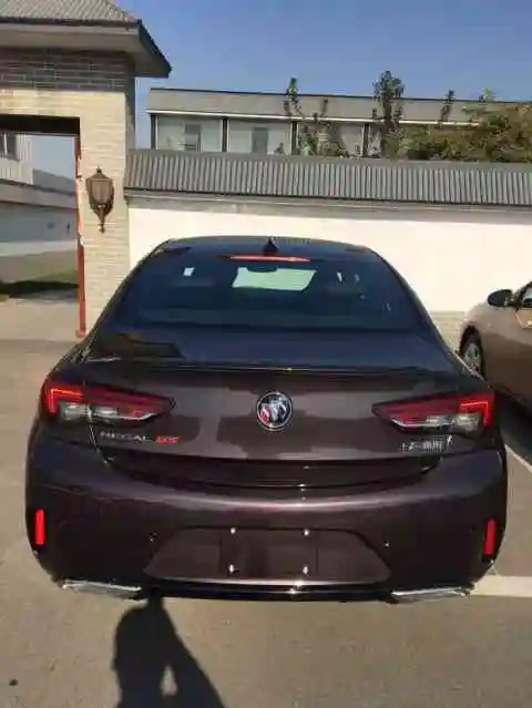 全新一代君威gs星空紫提车作业