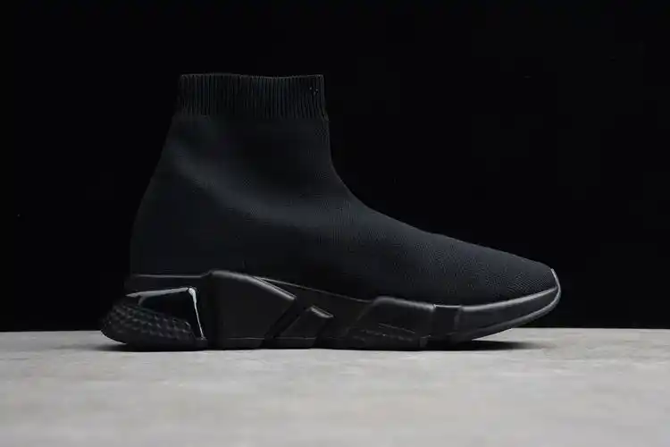 巴黎世家 袜子 高帮 全黑