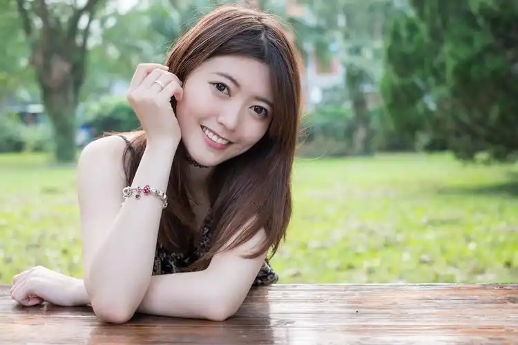 台湾美女大学生孙兹清纯校花高清电脑桌面壁纸(二)